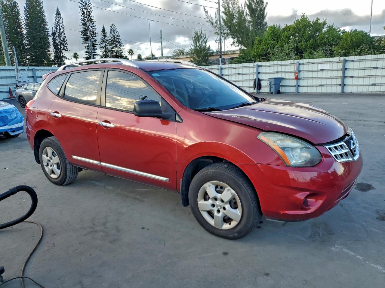 2014 NISSAN ROGUE photo 4