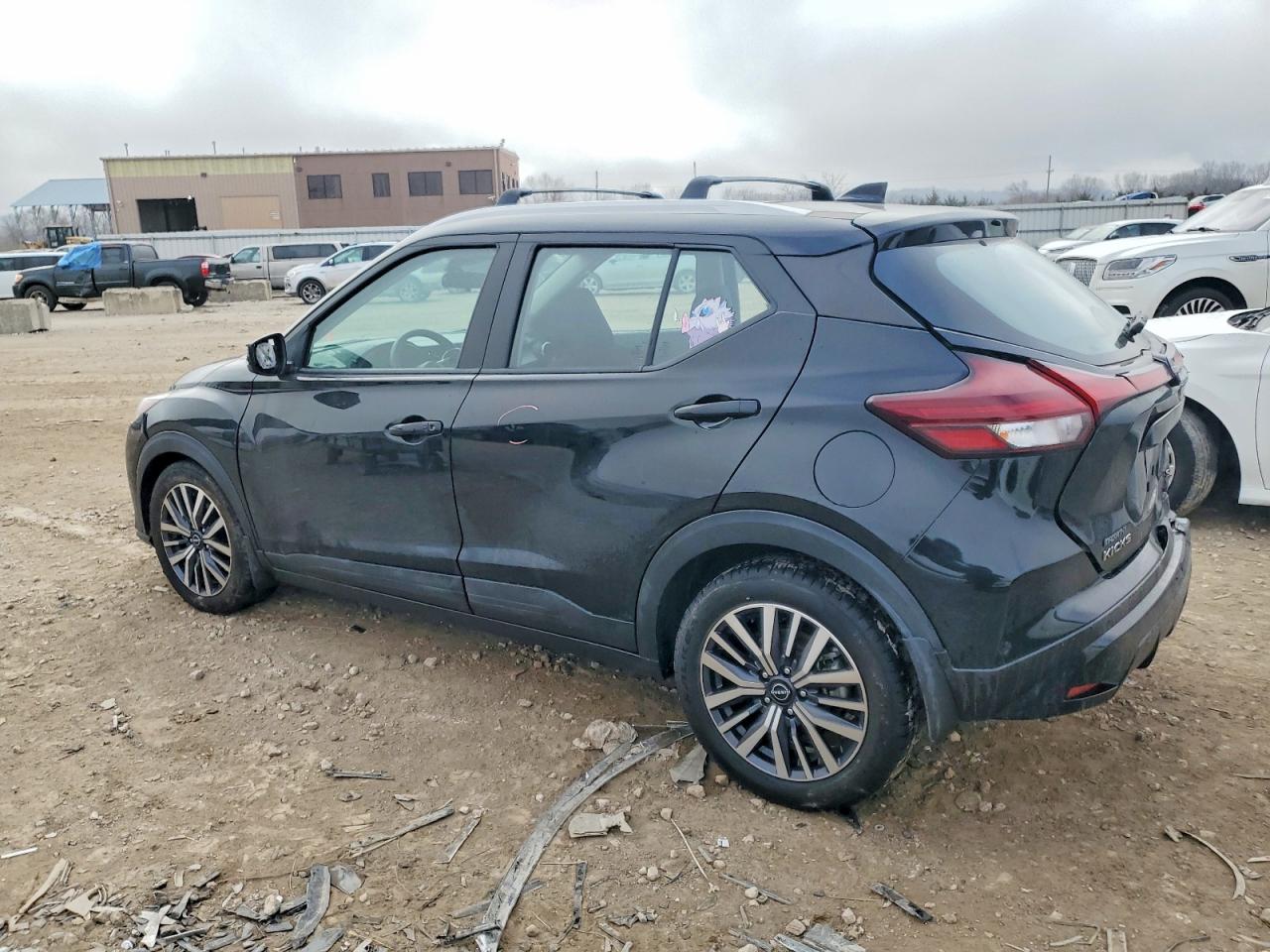 2022 NISSAN KICKS SV photo 3