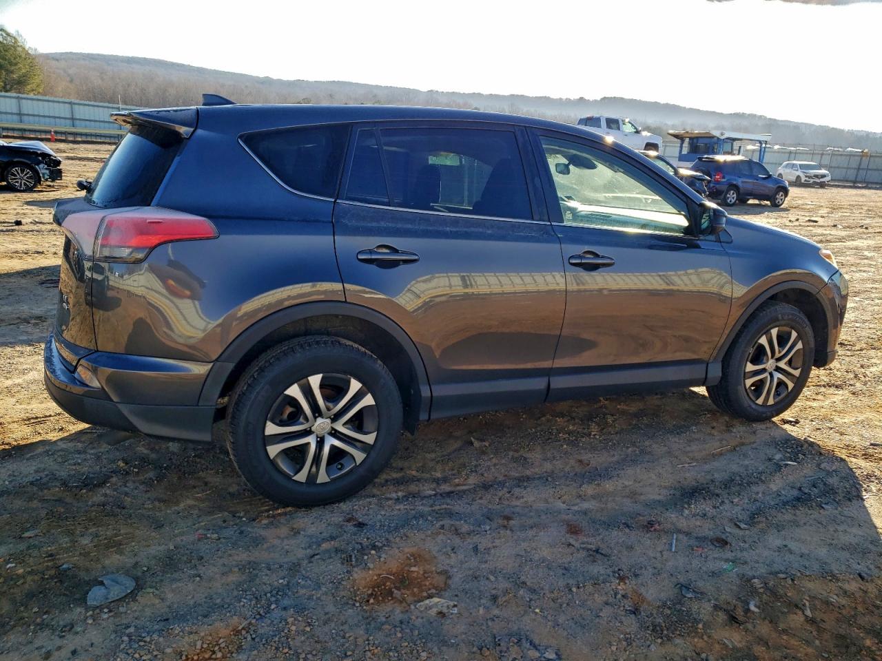 2018 TOYOTA RAV4 LE photo 3