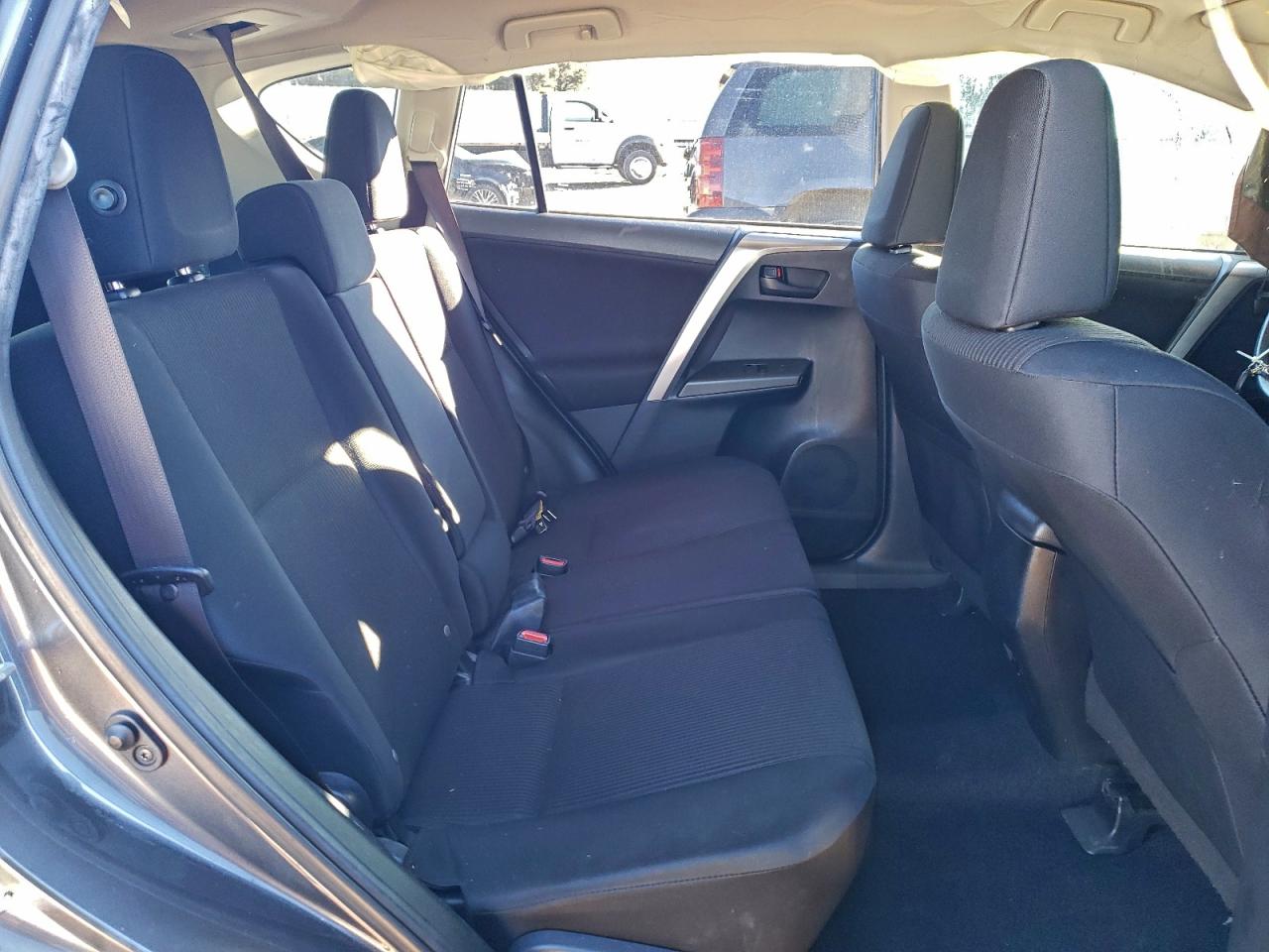 2018 TOYOTA RAV4 LE photo 11
