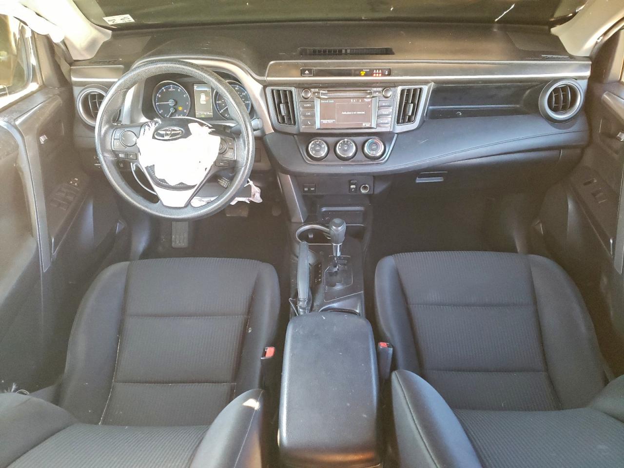 2018 TOYOTA RAV4 LE photo 8