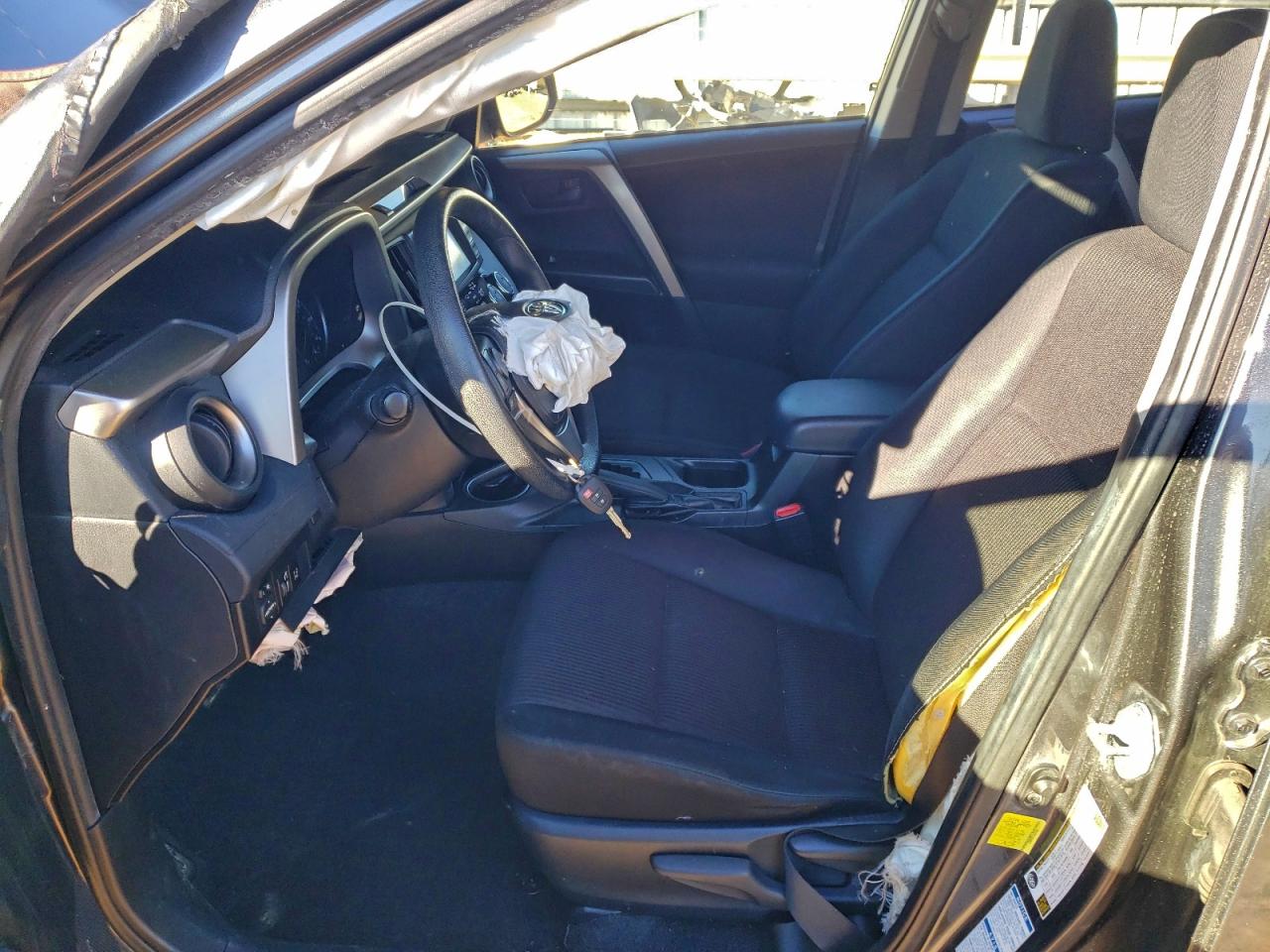 2018 TOYOTA RAV4 LE photo 7