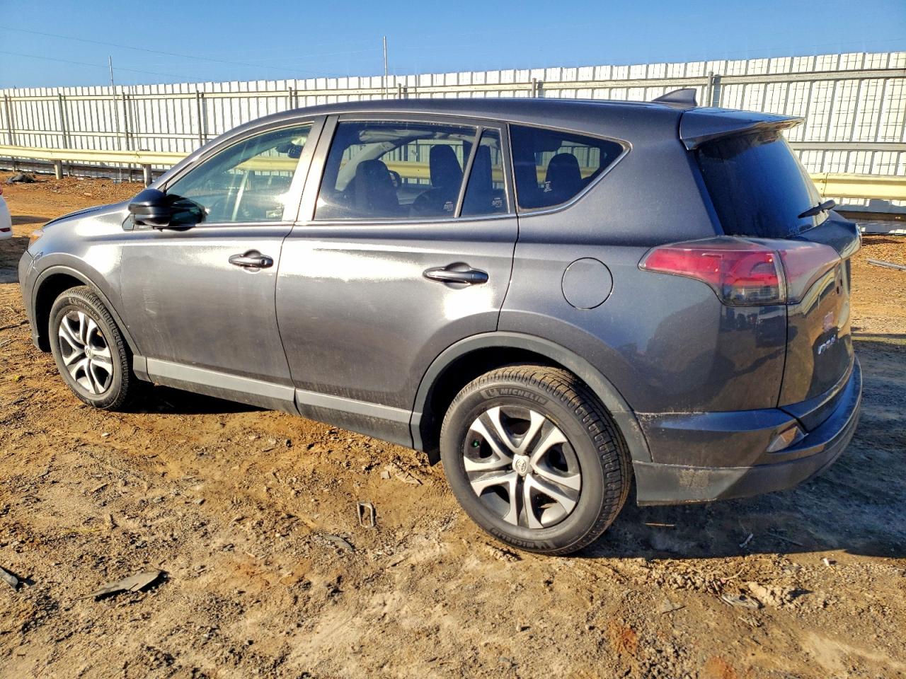 2018 TOYOTA RAV4 LE photo 2