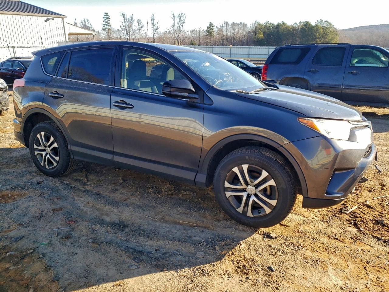 2018 TOYOTA RAV4 LE photo 4