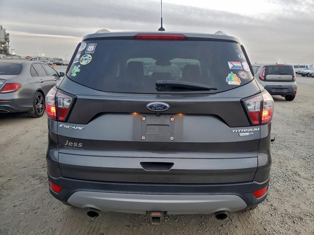 2017 FORD ESCAPE TITANIUM photo 6