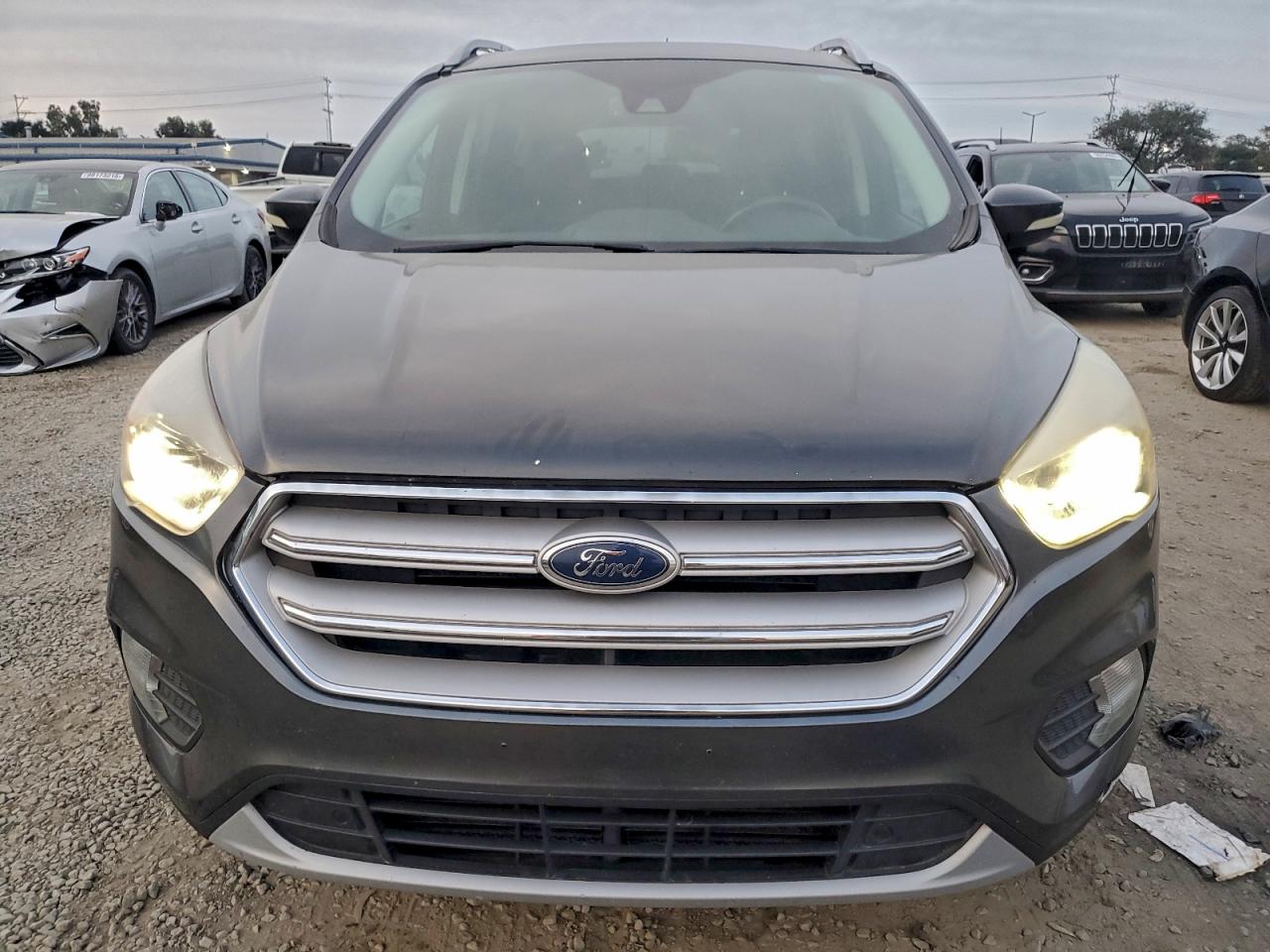 2017 FORD ESCAPE TITANIUM photo 5