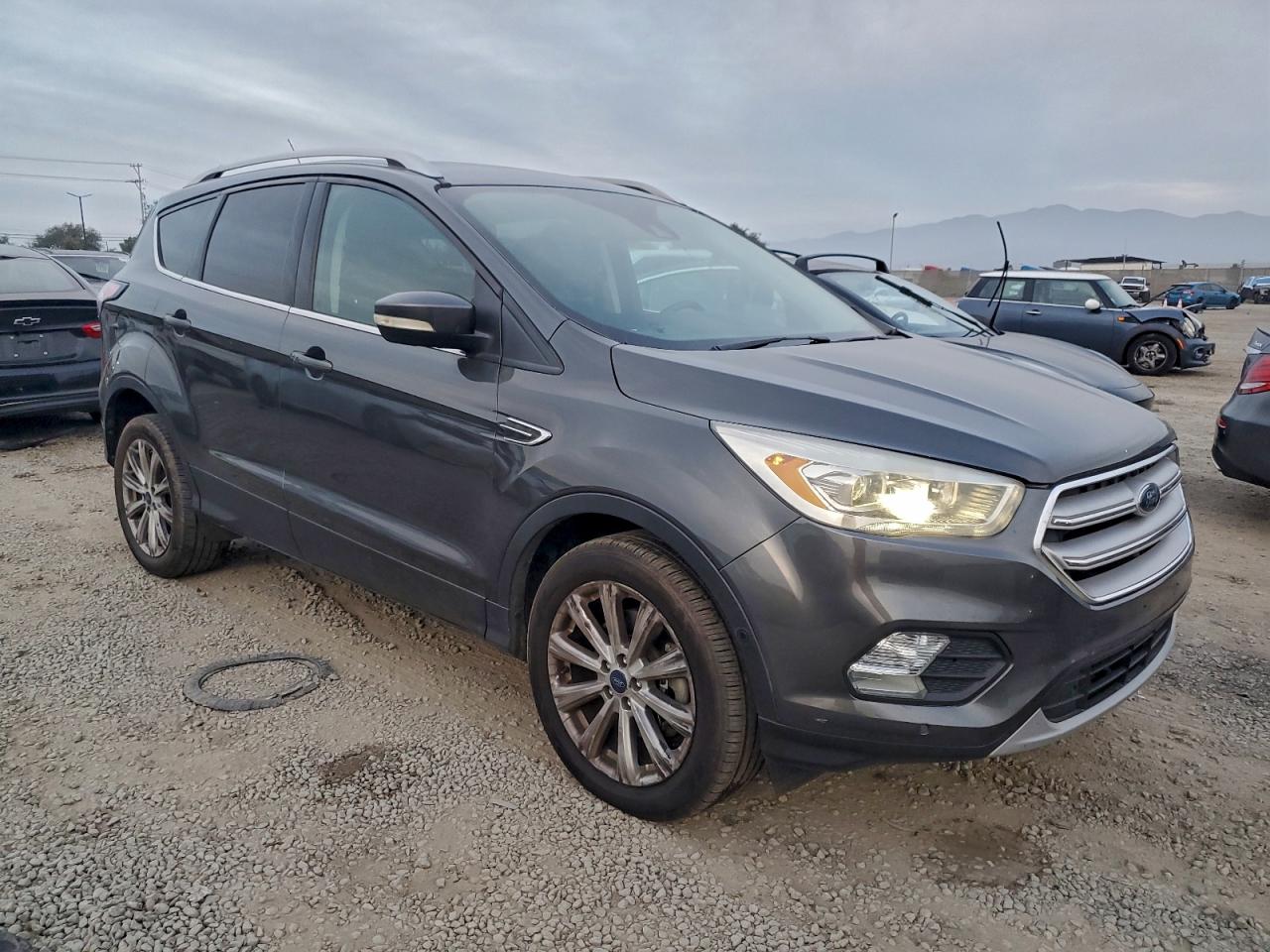 2017 FORD ESCAPE TITANIUM photo 4