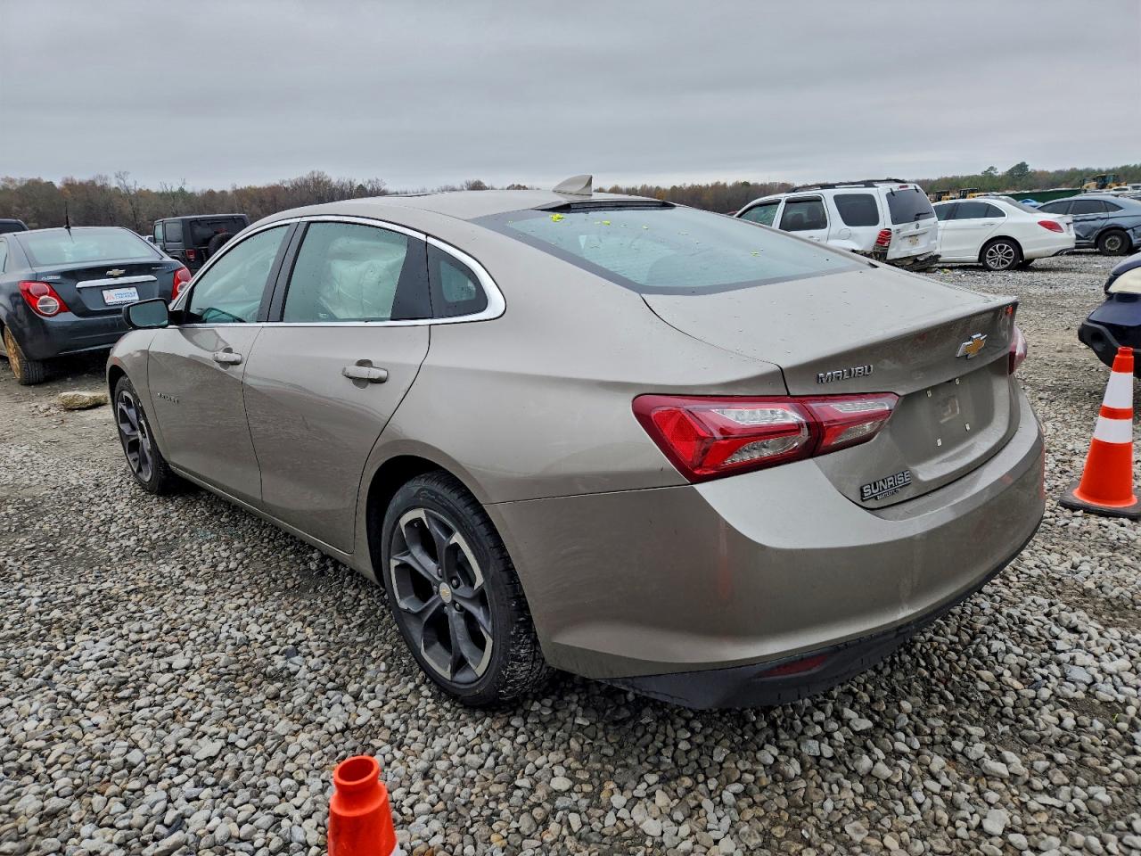 2022 CHEVROLET MALIBU LT photo 4