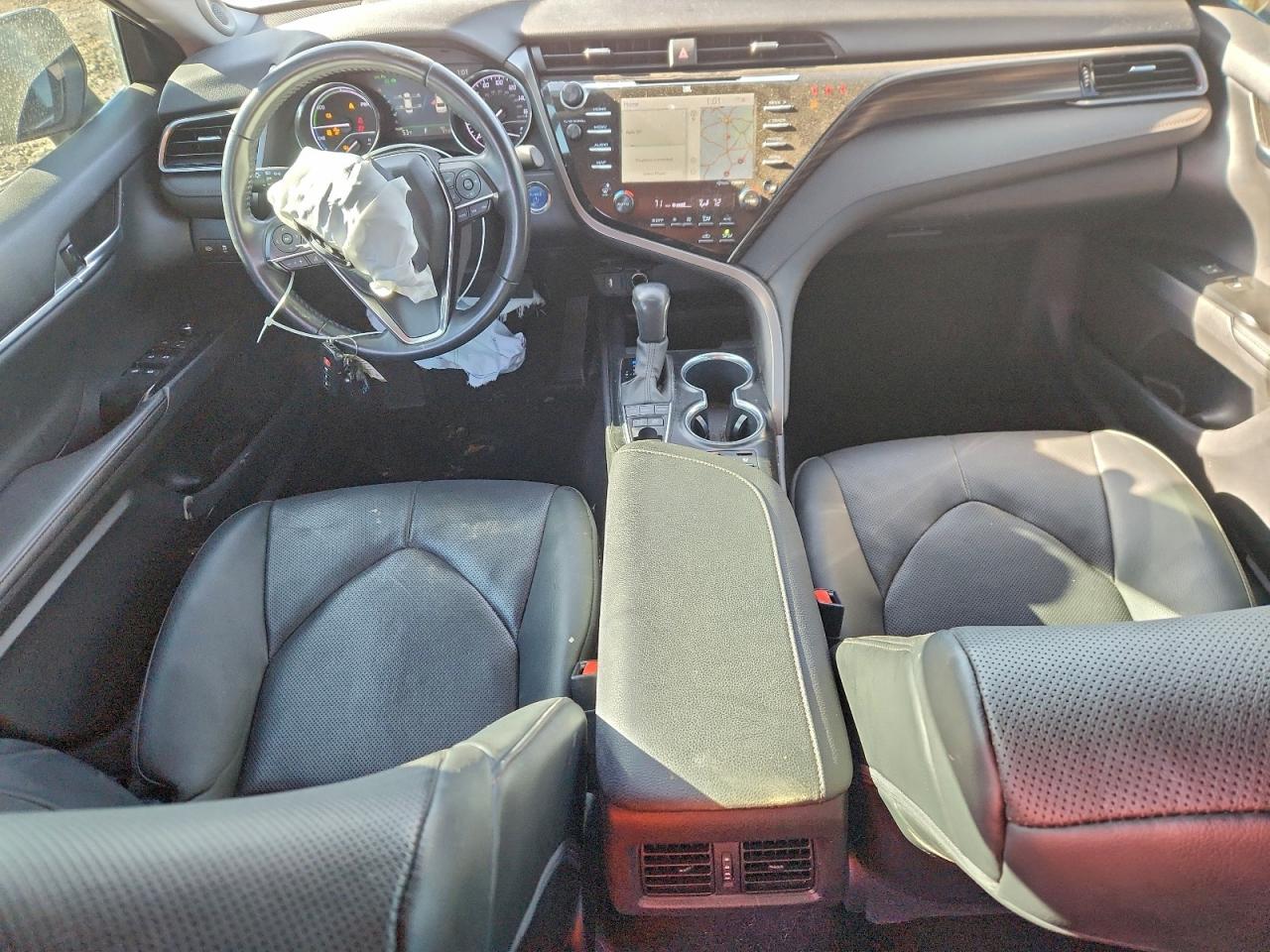 2020 TOYOTA CAMRY XLE photo 15