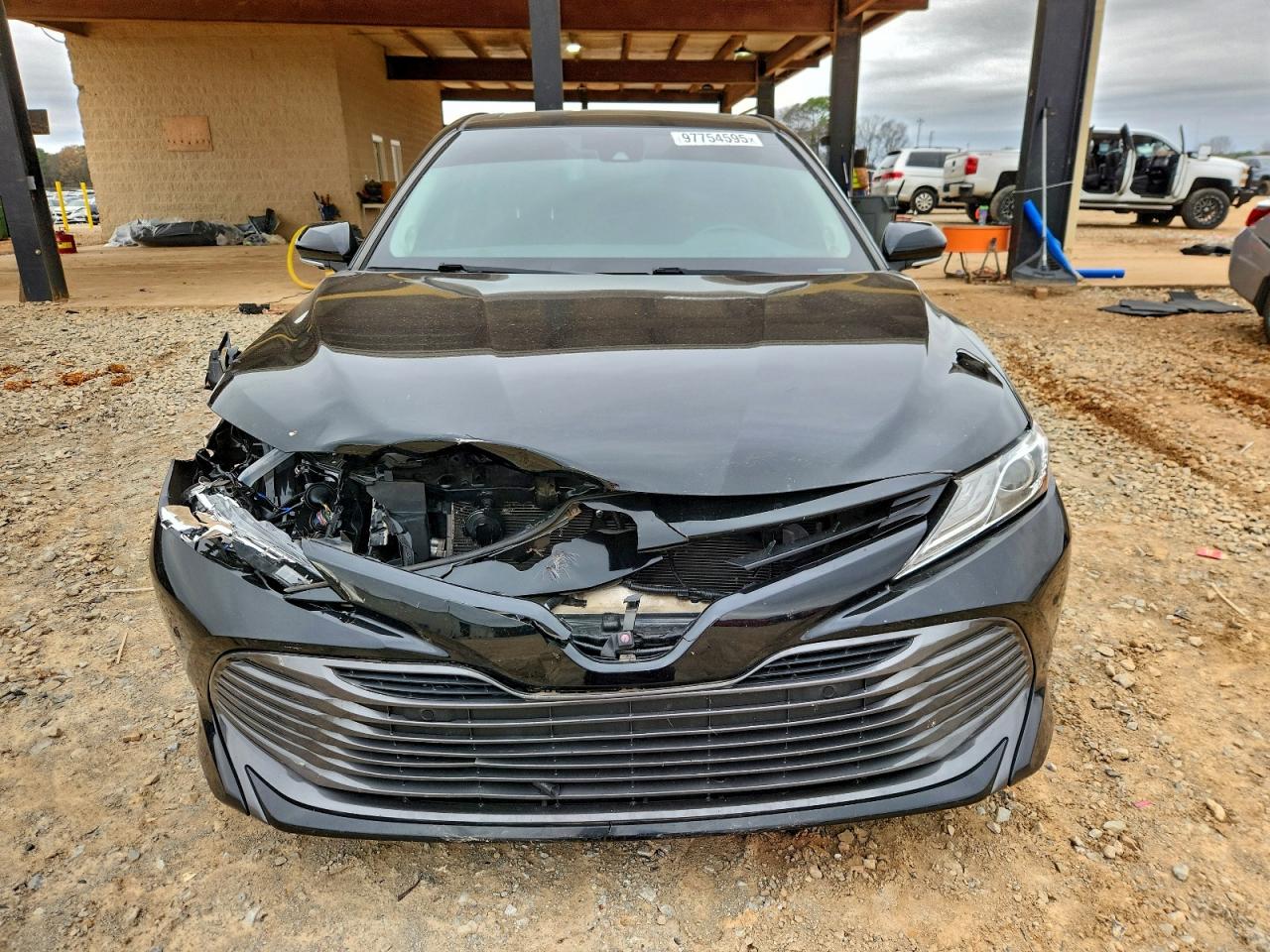 2020 TOYOTA CAMRY XLE photo 9