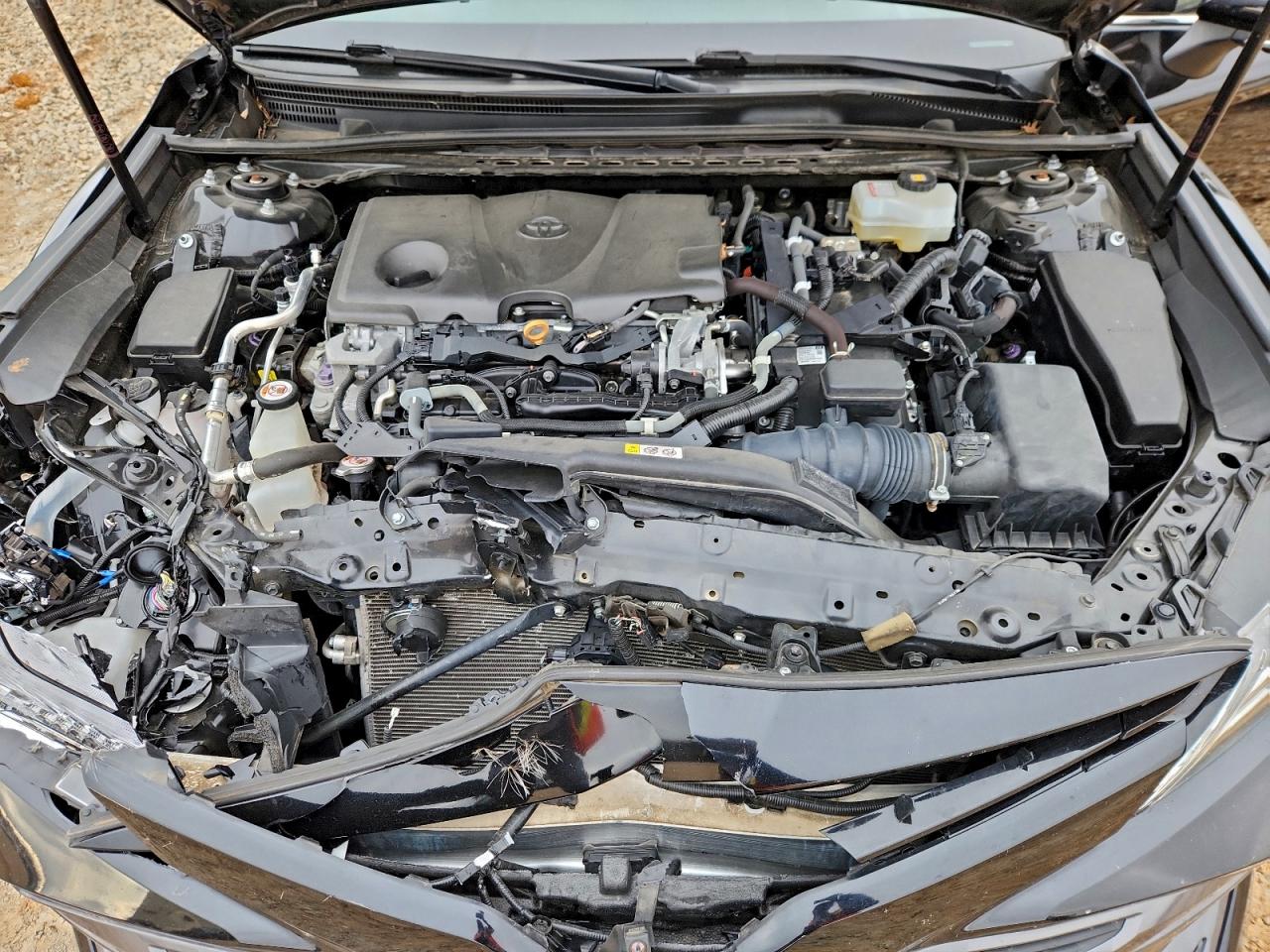 2020 TOYOTA CAMRY XLE photo 21