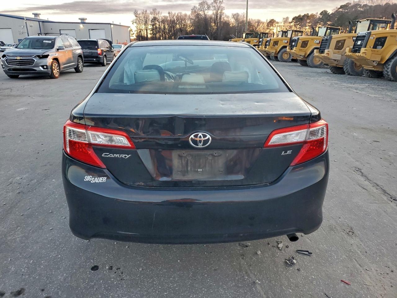 2014 TOYOTA CAMRY L photo 11
