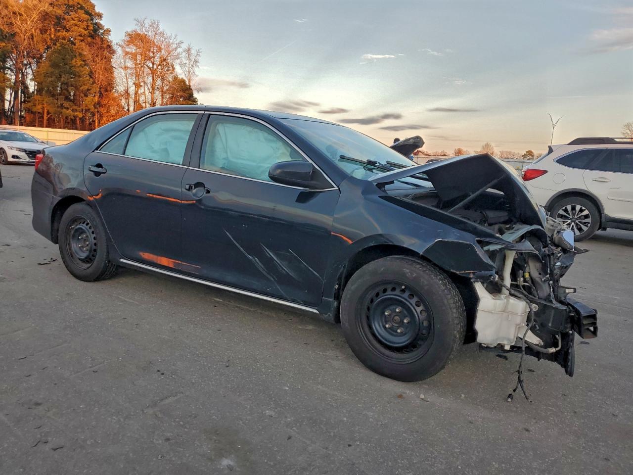 2014 TOYOTA CAMRY L photo 7