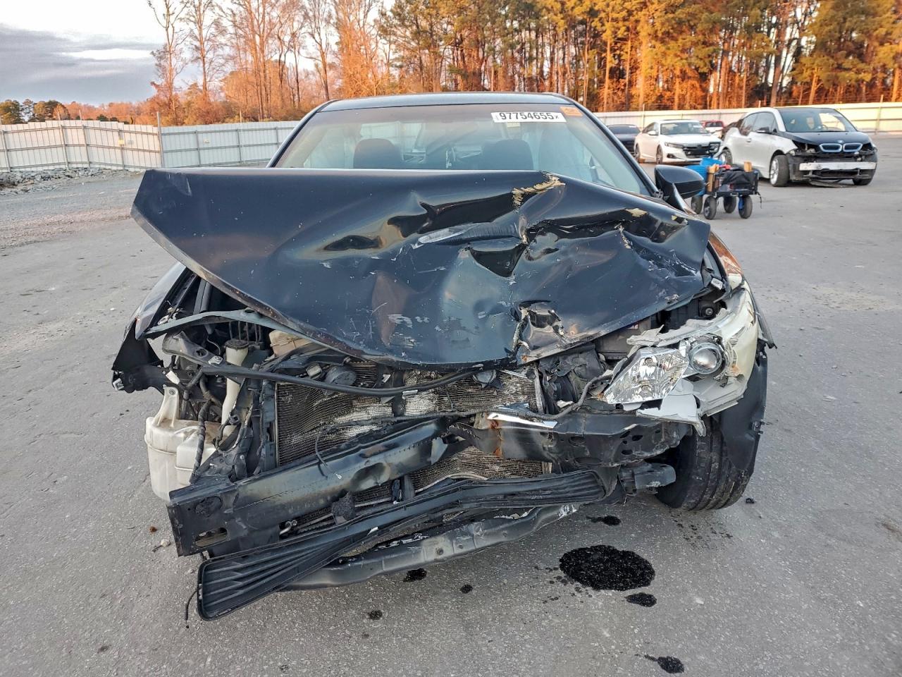 2014 TOYOTA CAMRY L photo 9