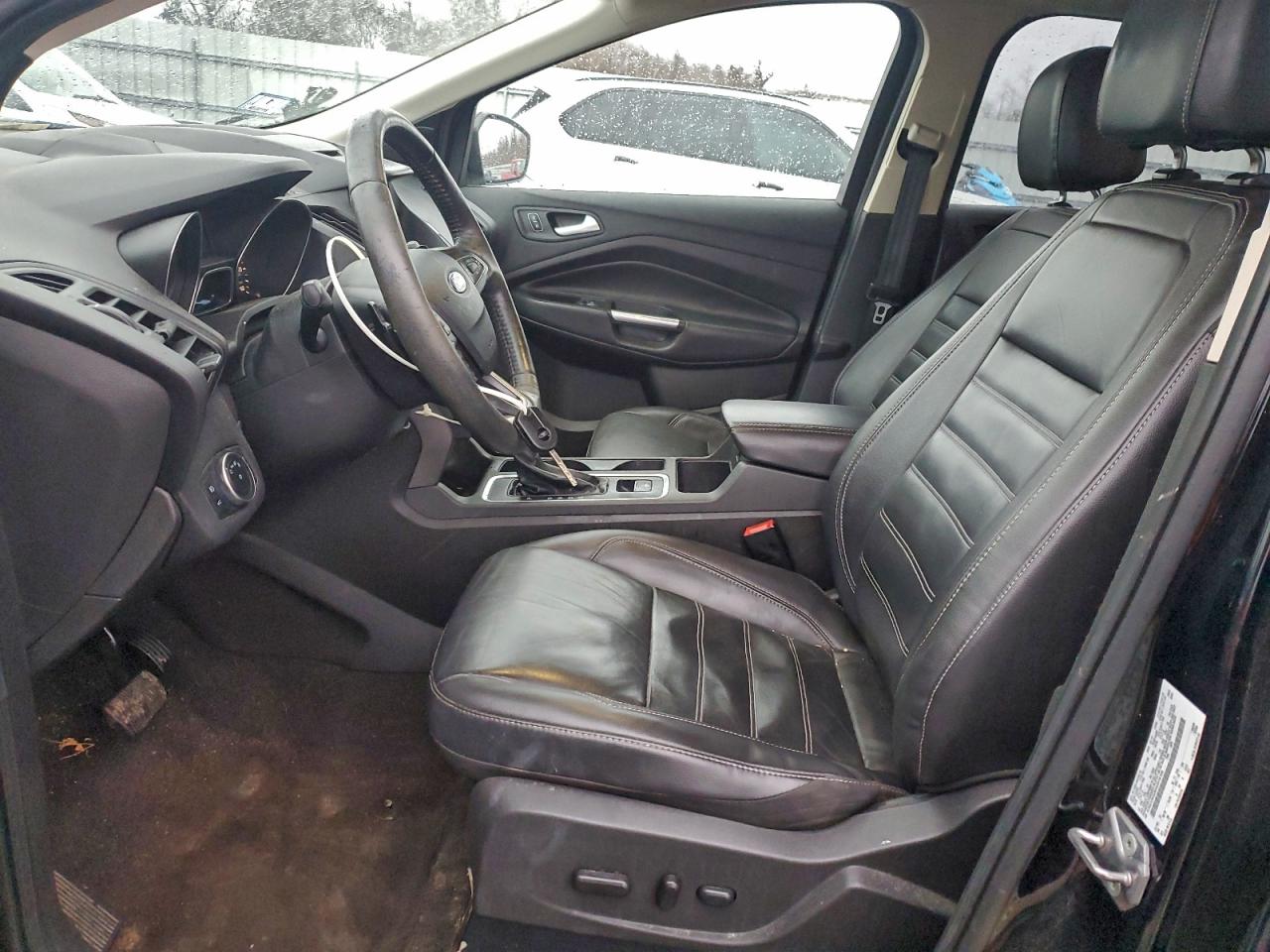 2017 FORD ESCAPE SE photo 19