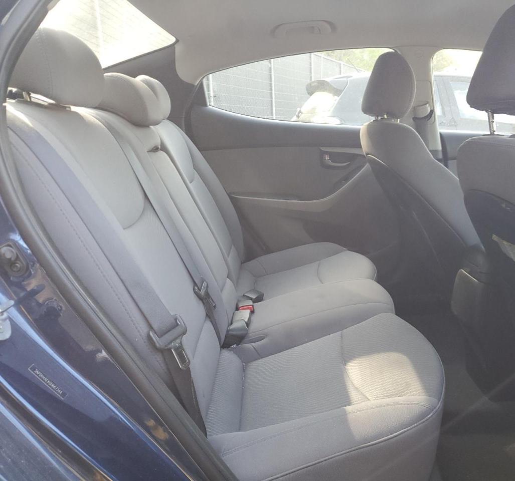 2016 HYUNDAI ELANTRA SE photo 19