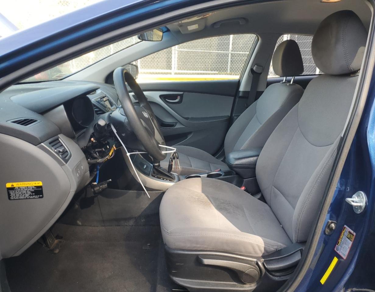 2016 HYUNDAI ELANTRA SE photo 13