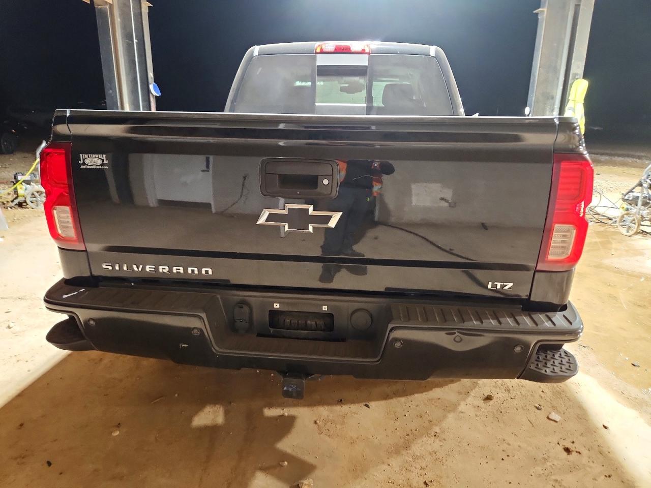 2017 CHEVROLET SILVERADO K1500 LTZ photo 6