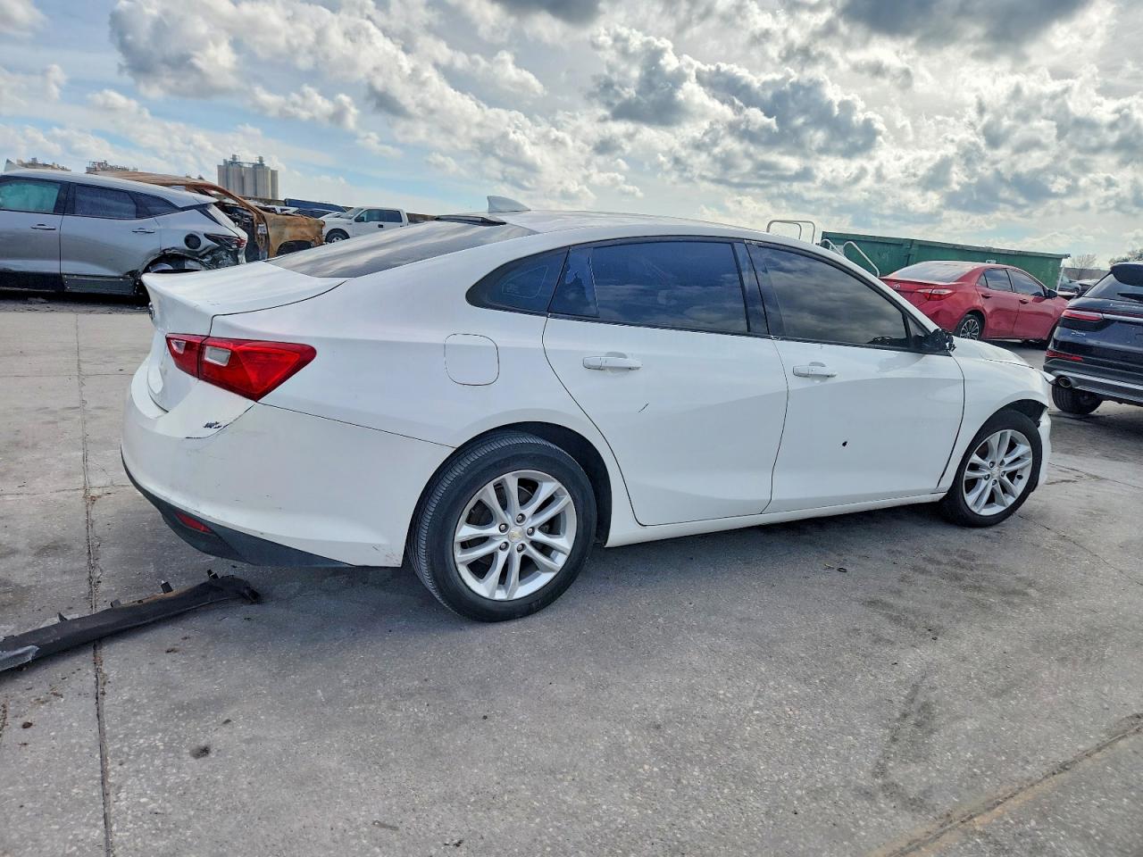 2018 CHEVROLET MALIBU LT photo 3