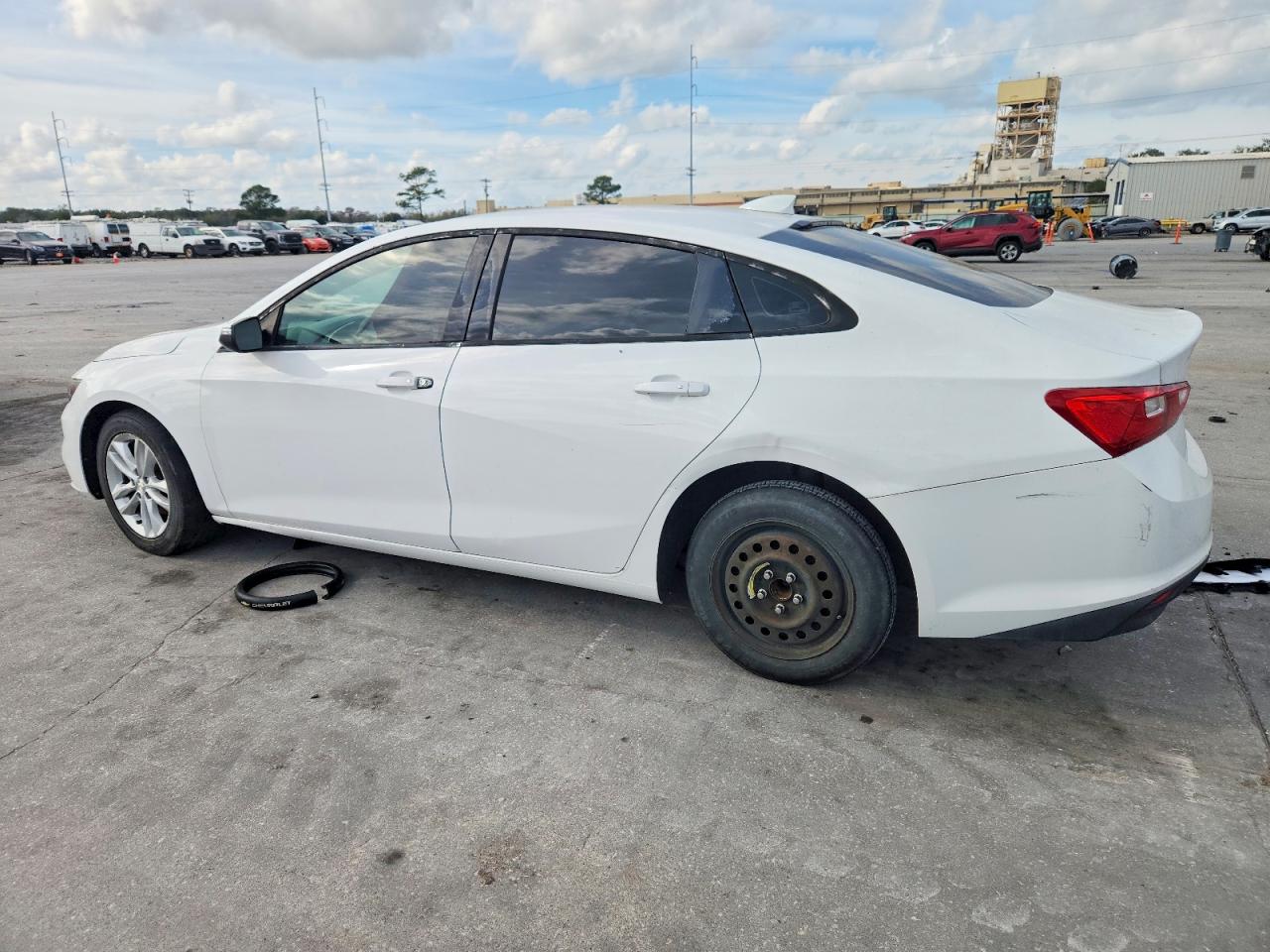 2018 CHEVROLET MALIBU LT photo 2