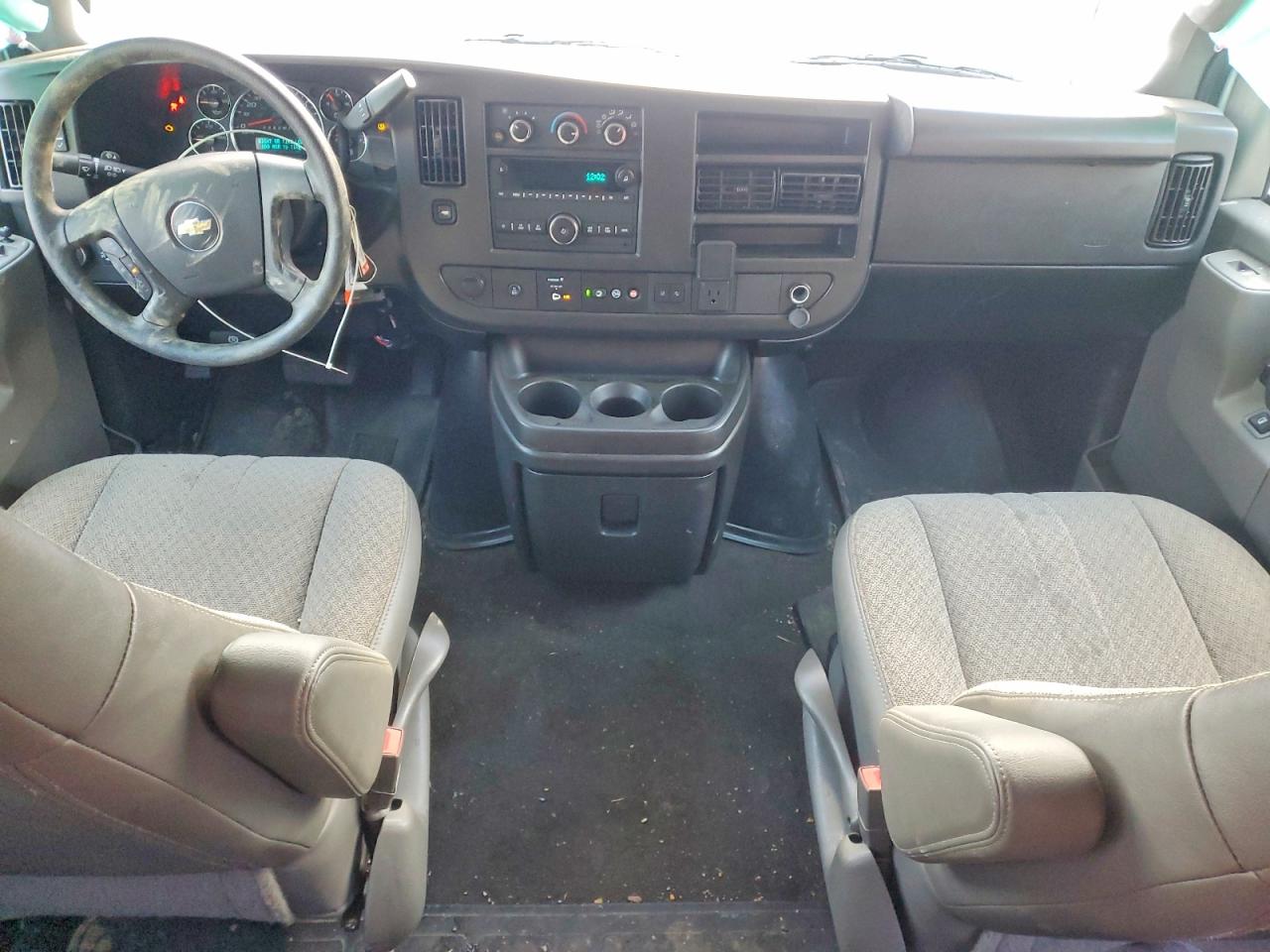 2024 CHEVROLET EXPRESS G3500 LT photo 15