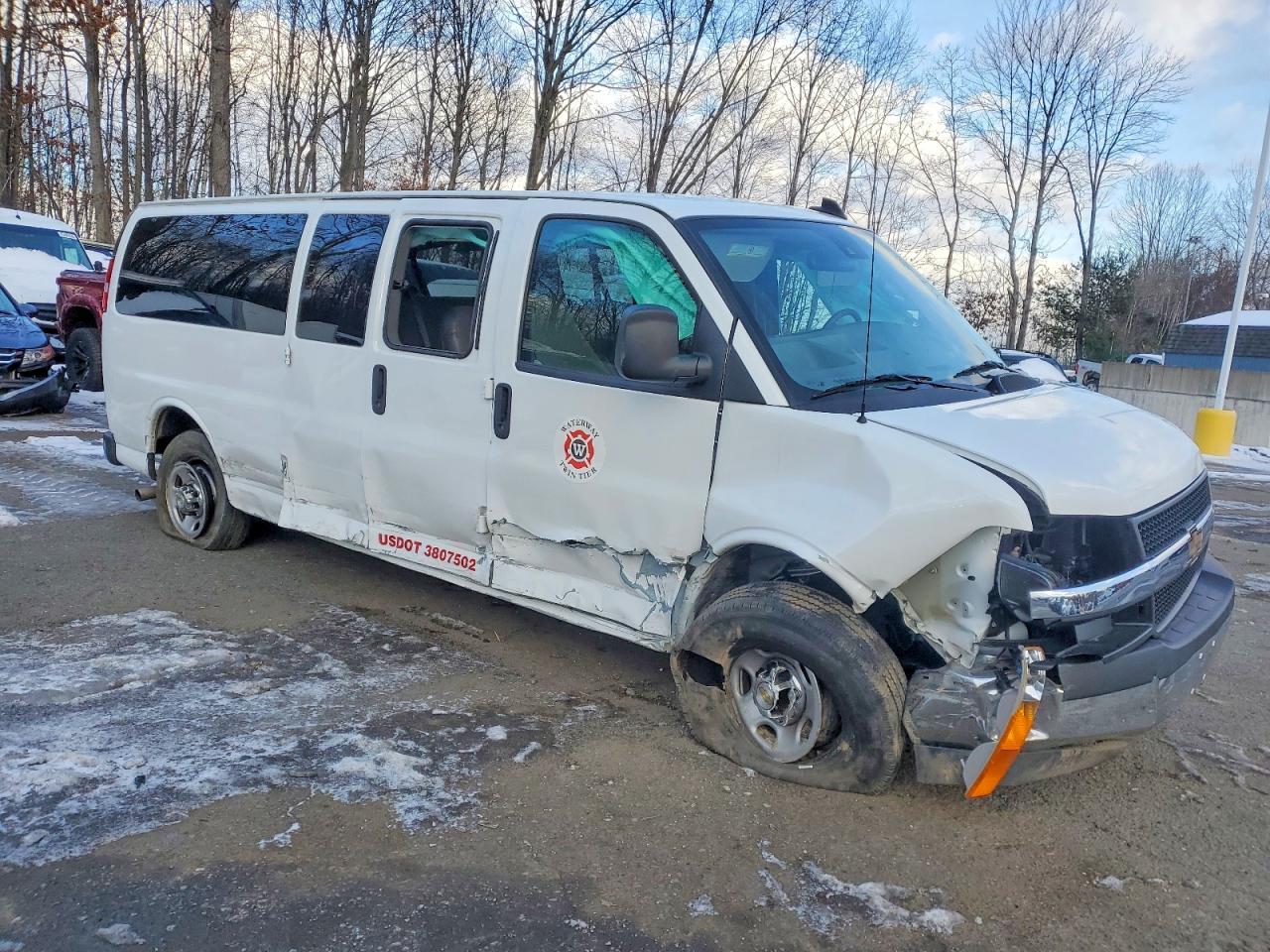 2024 CHEVROLET EXPRESS G3500 LT photo 7