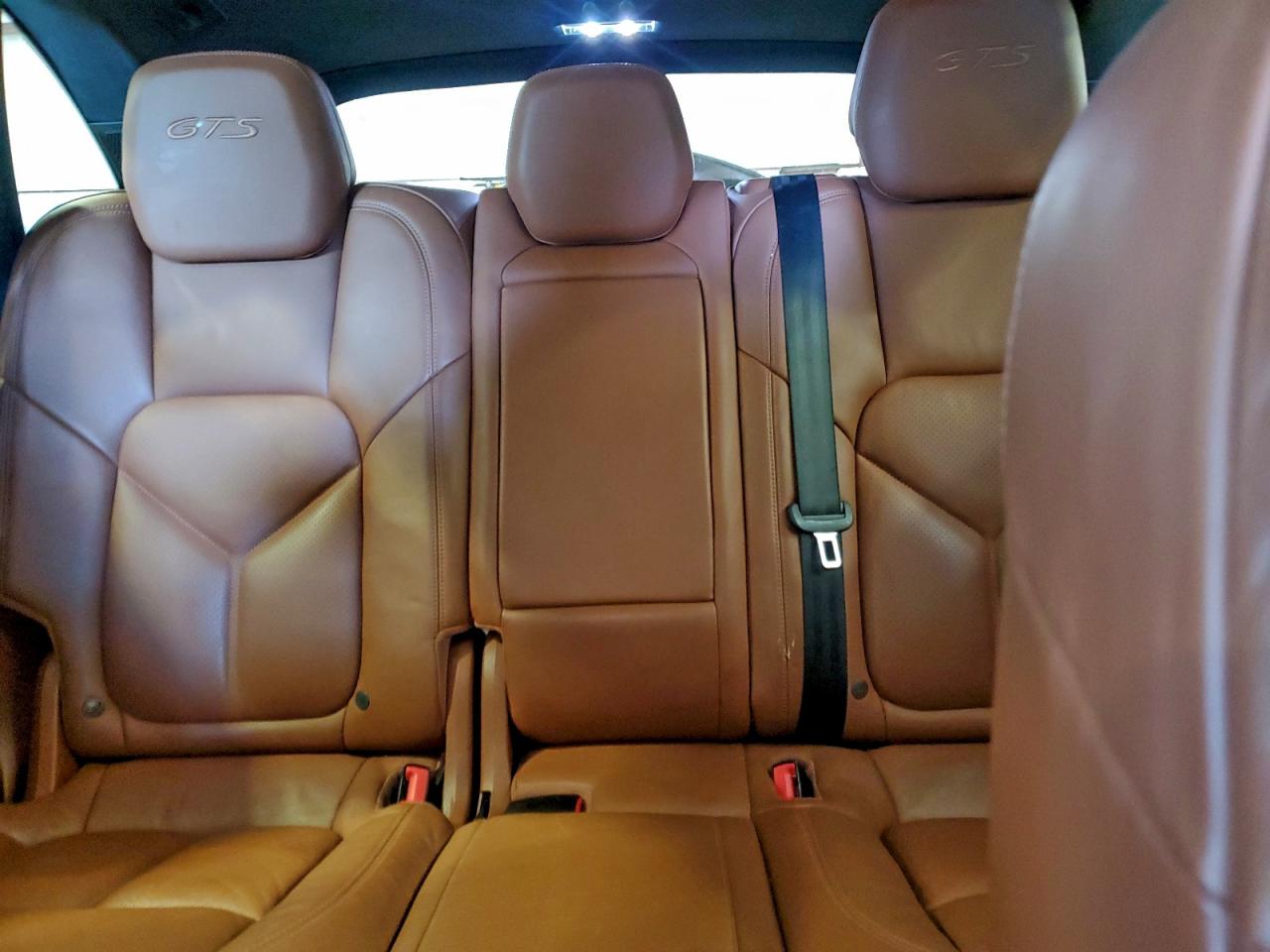2016 PORSCHE CAYENNE GTS photo 10