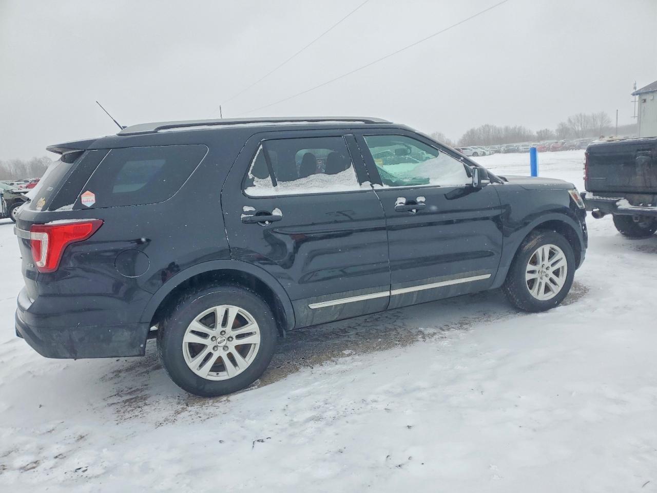 2019 FORD EXPLORER XLT photo 7