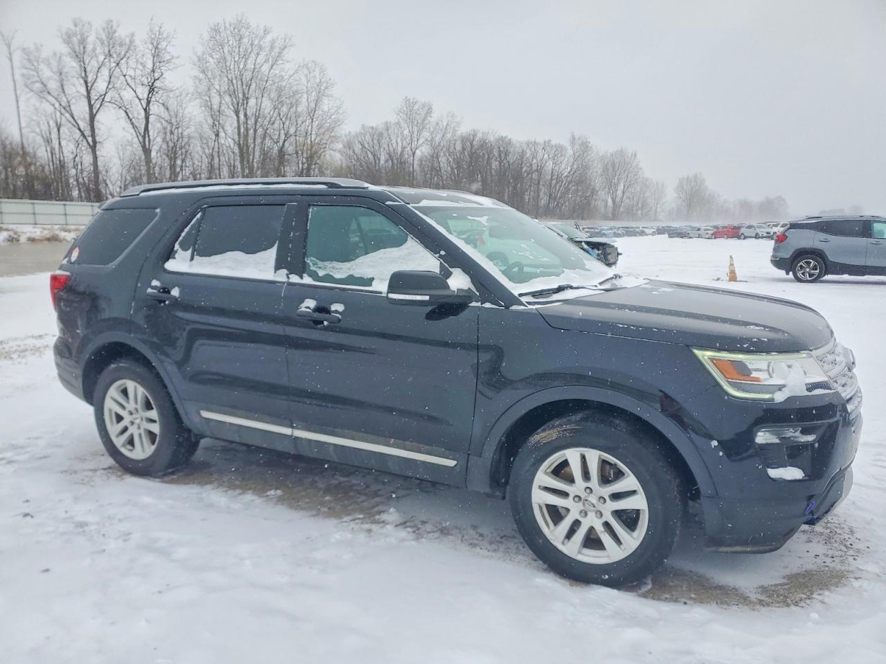 2019 FORD EXPLORER XLT photo 10