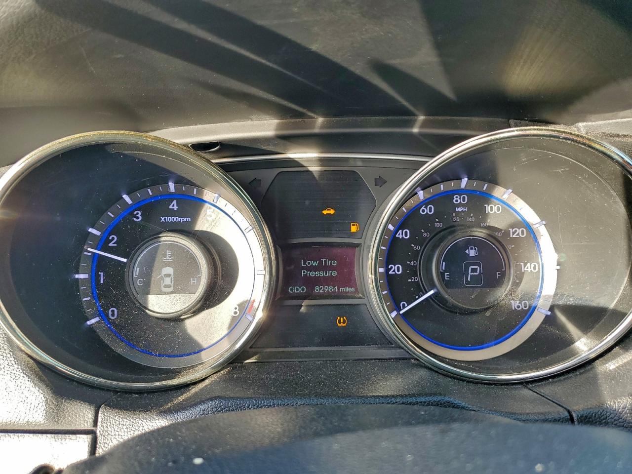 2012 HYUNDAI SONATA SE photo 9