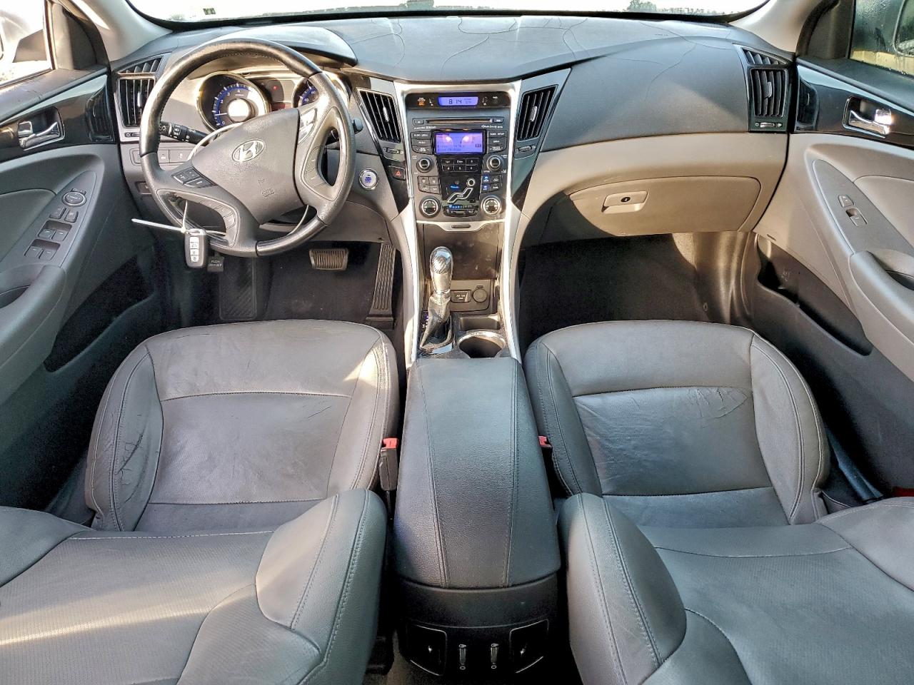 2012 HYUNDAI SONATA SE photo 8