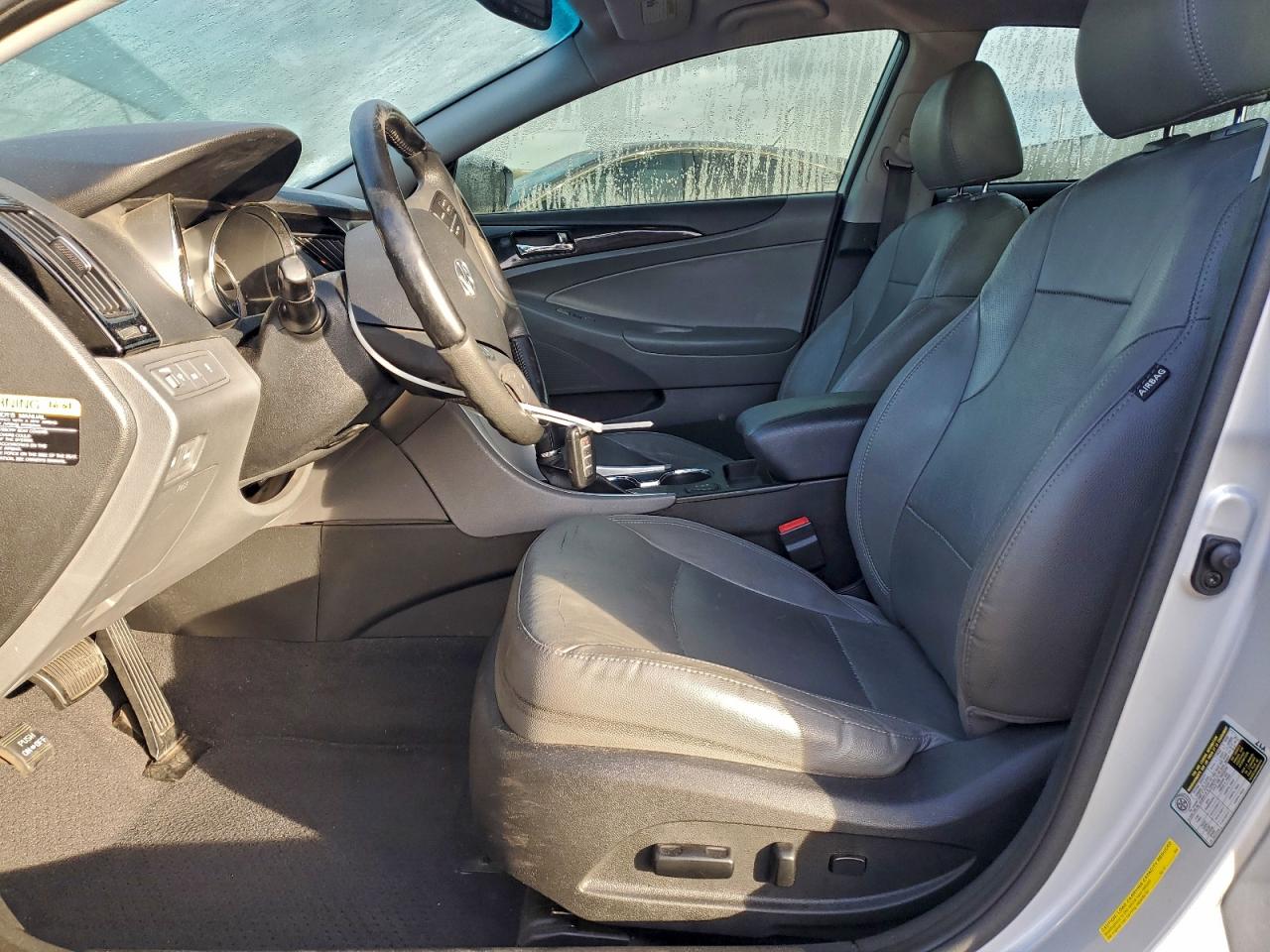 2012 HYUNDAI SONATA SE photo 7
