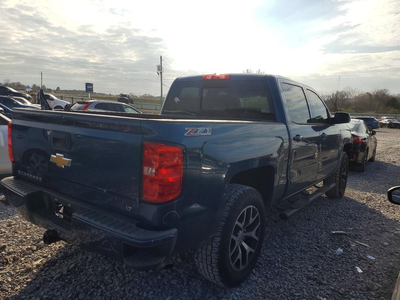 2017 CHEVROLET SILVERADO K1500 LT photo 5