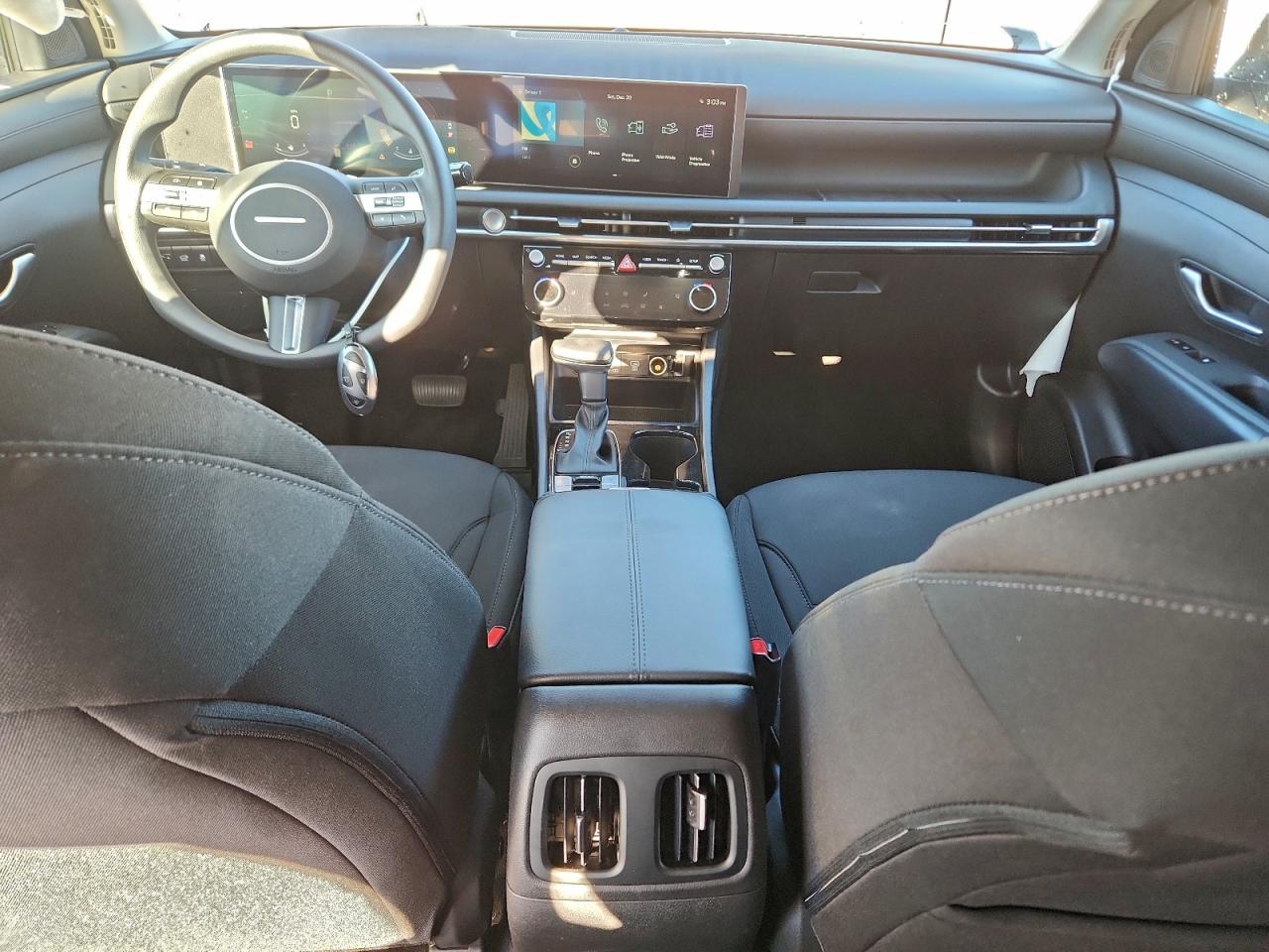 2026 HYUNDAI TUCSON SEL photo 8