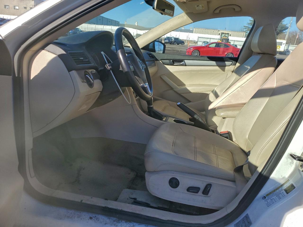 2014 VOLKSWAGEN PASSAT SE photo 7