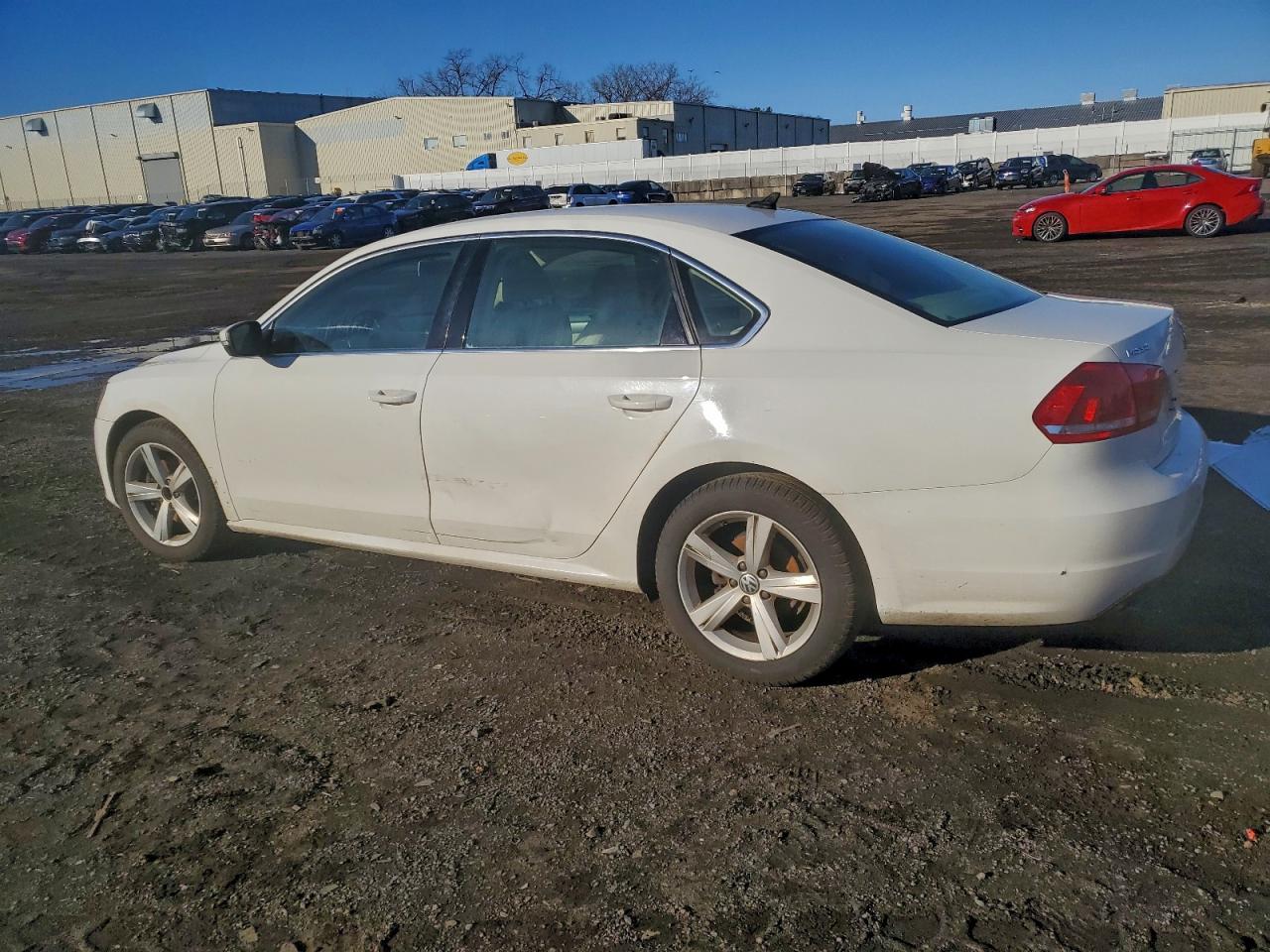 2014 VOLKSWAGEN PASSAT SE photo 2