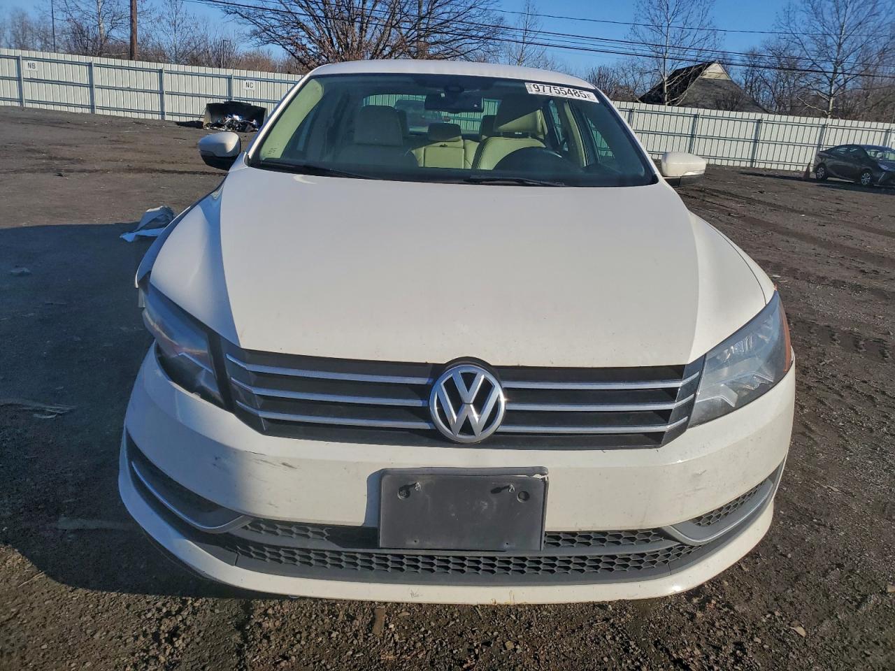 2014 VOLKSWAGEN PASSAT SE photo 5