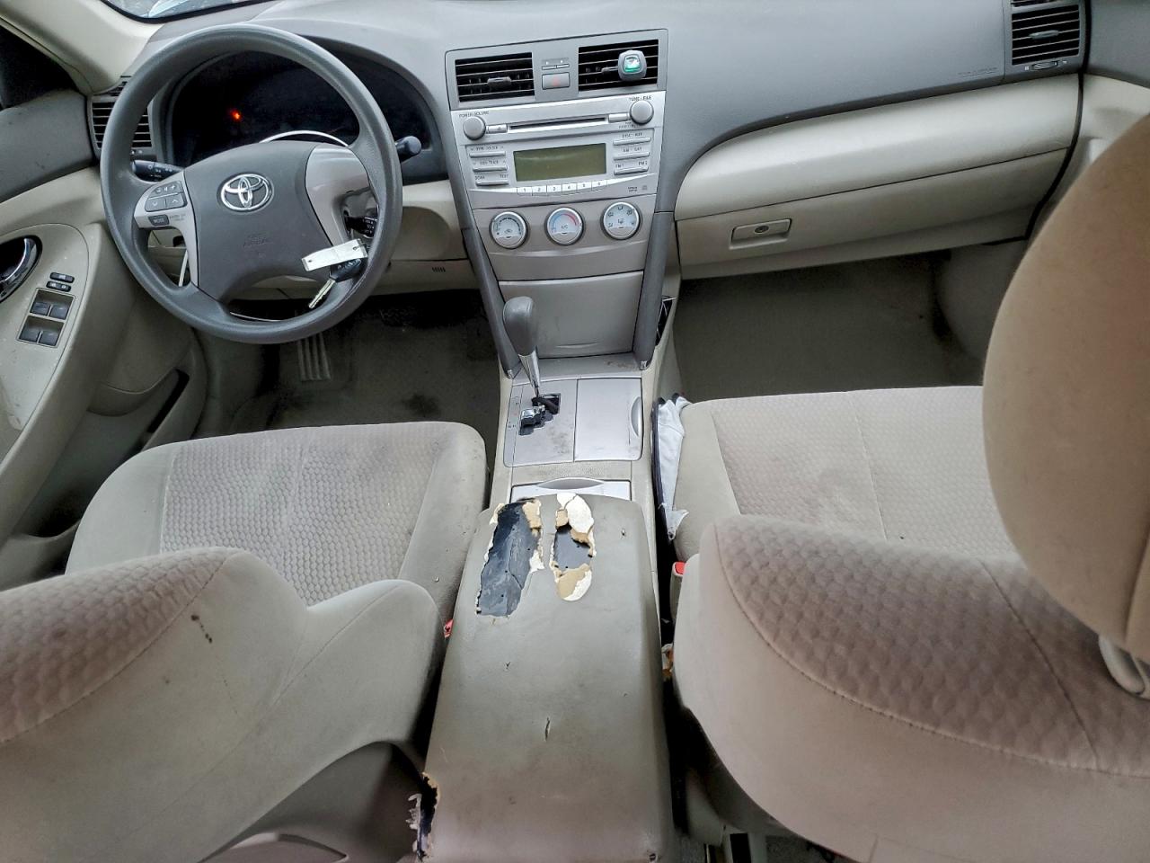 2011 TOYOTA CAMRY BASE photo 8