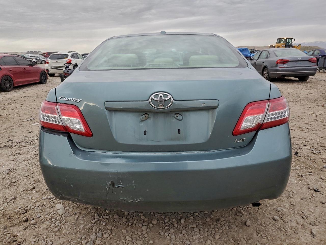 2011 TOYOTA CAMRY BASE photo 6