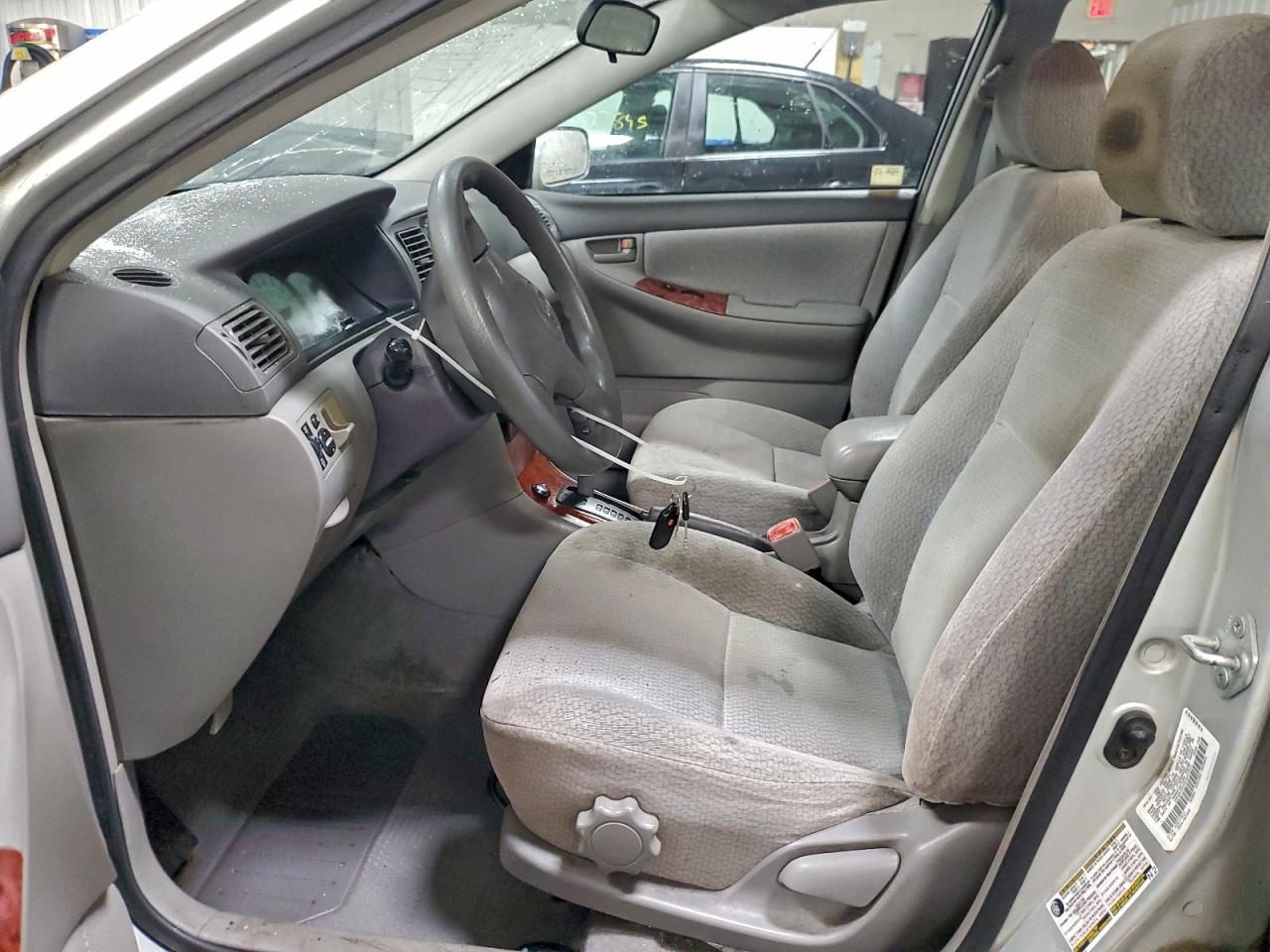 2004 TOYOTA COROLLA CE photo 19