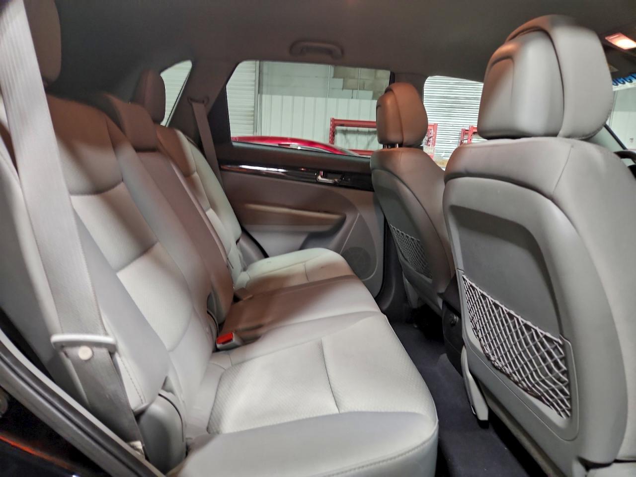 2012 KIA SORENTO BASE photo 11