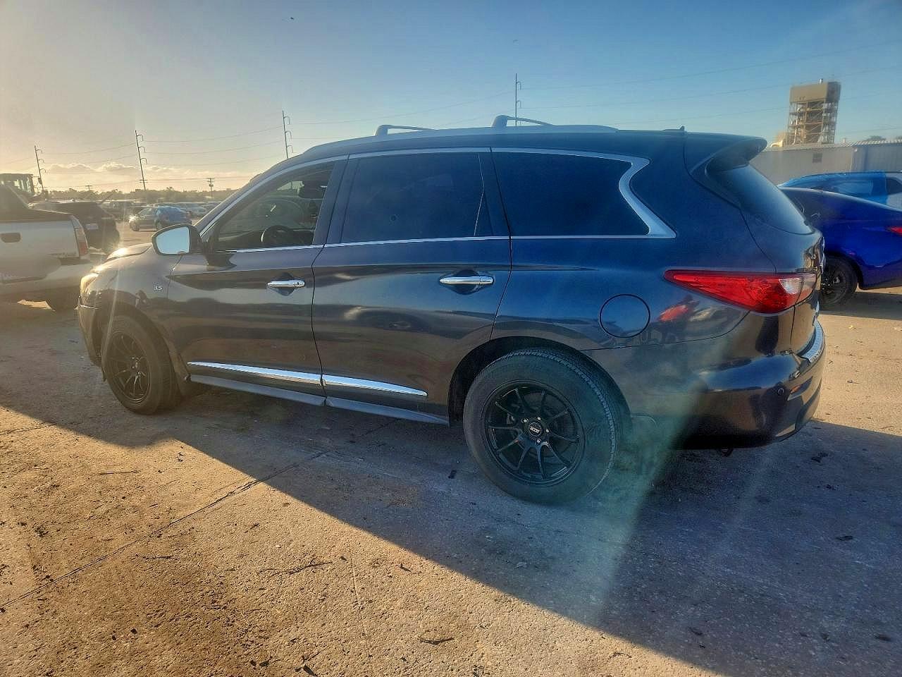 2014 INFINITI QX60 photo 2