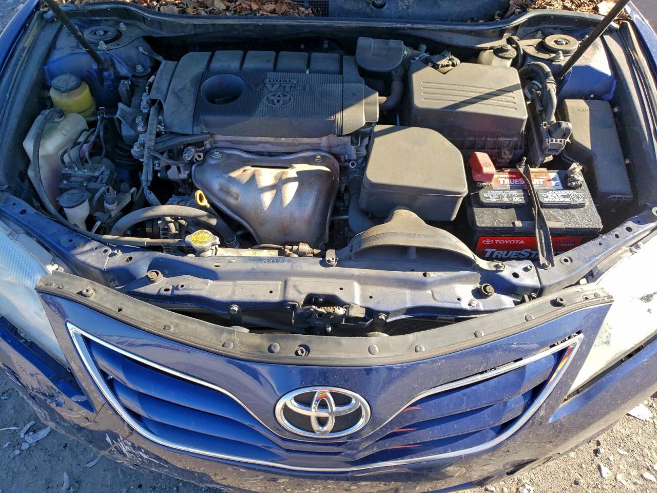 2011 TOYOTA CAMRY BASE photo 11