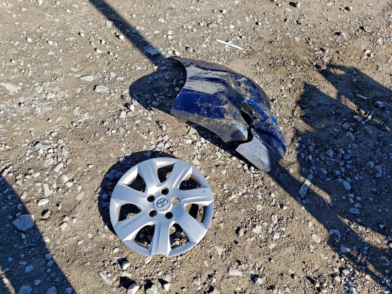 2011 TOYOTA CAMRY BASE photo 12