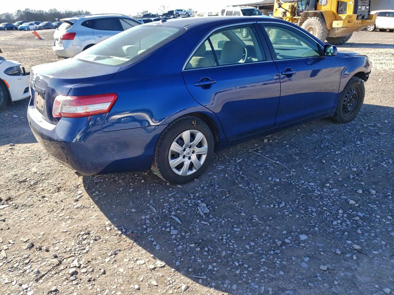 2011 TOYOTA CAMRY BASE photo 3