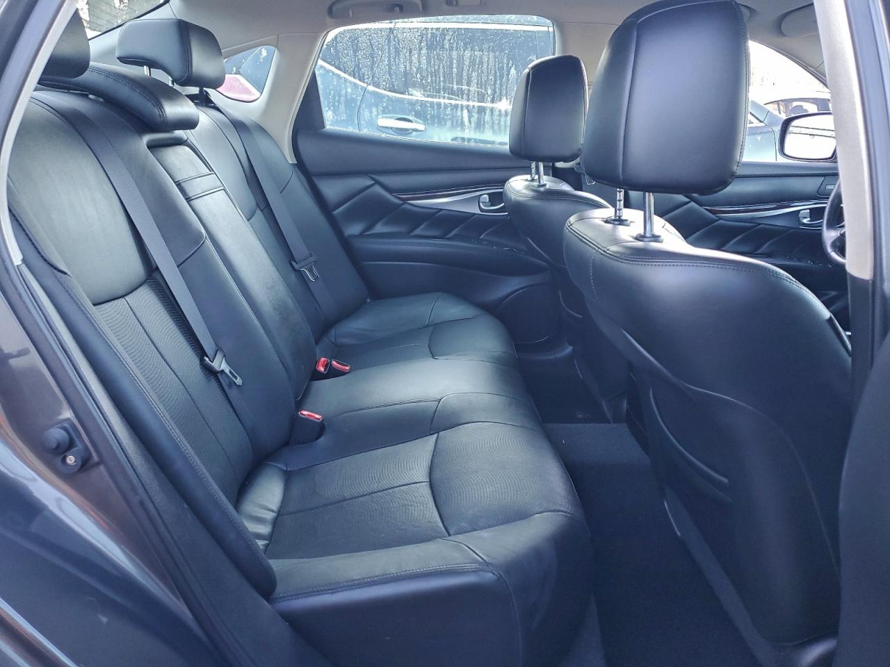 2012 INFINITI M37 photo 10