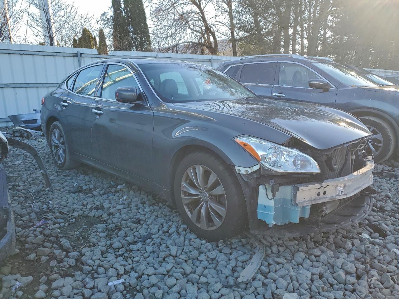 2012 INFINITI M37 photo 4