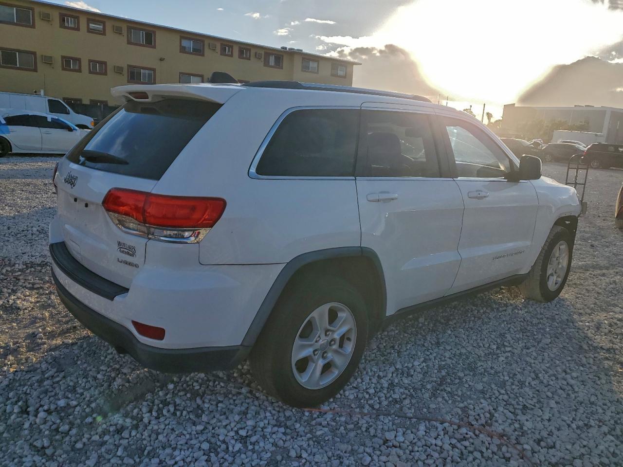 2015 JEEP GRAND CHEROKEE LAREDO photo 3