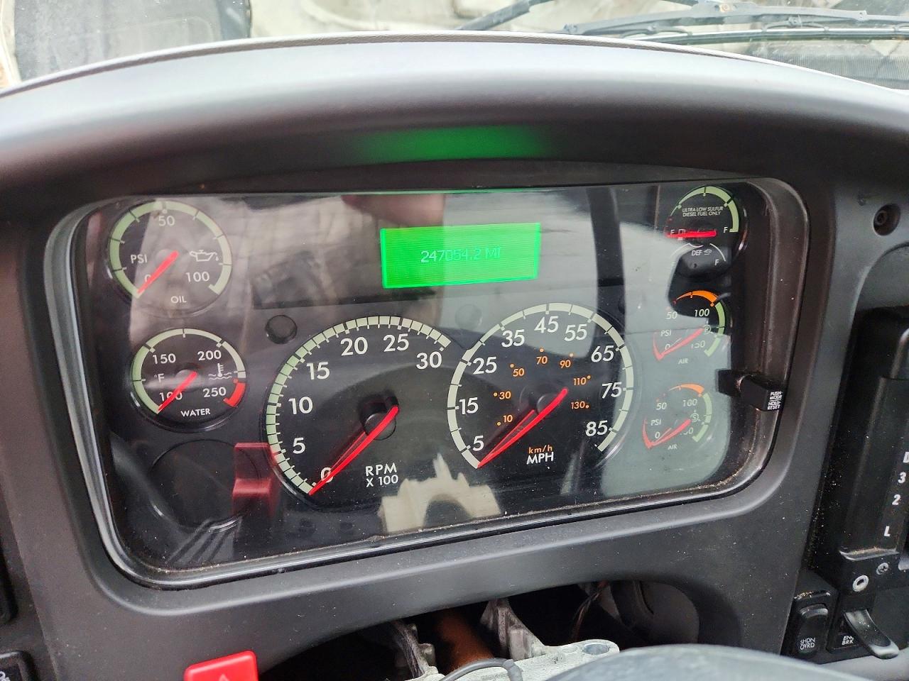 2019 FREIGHTLINER M2 106 MED photo 9