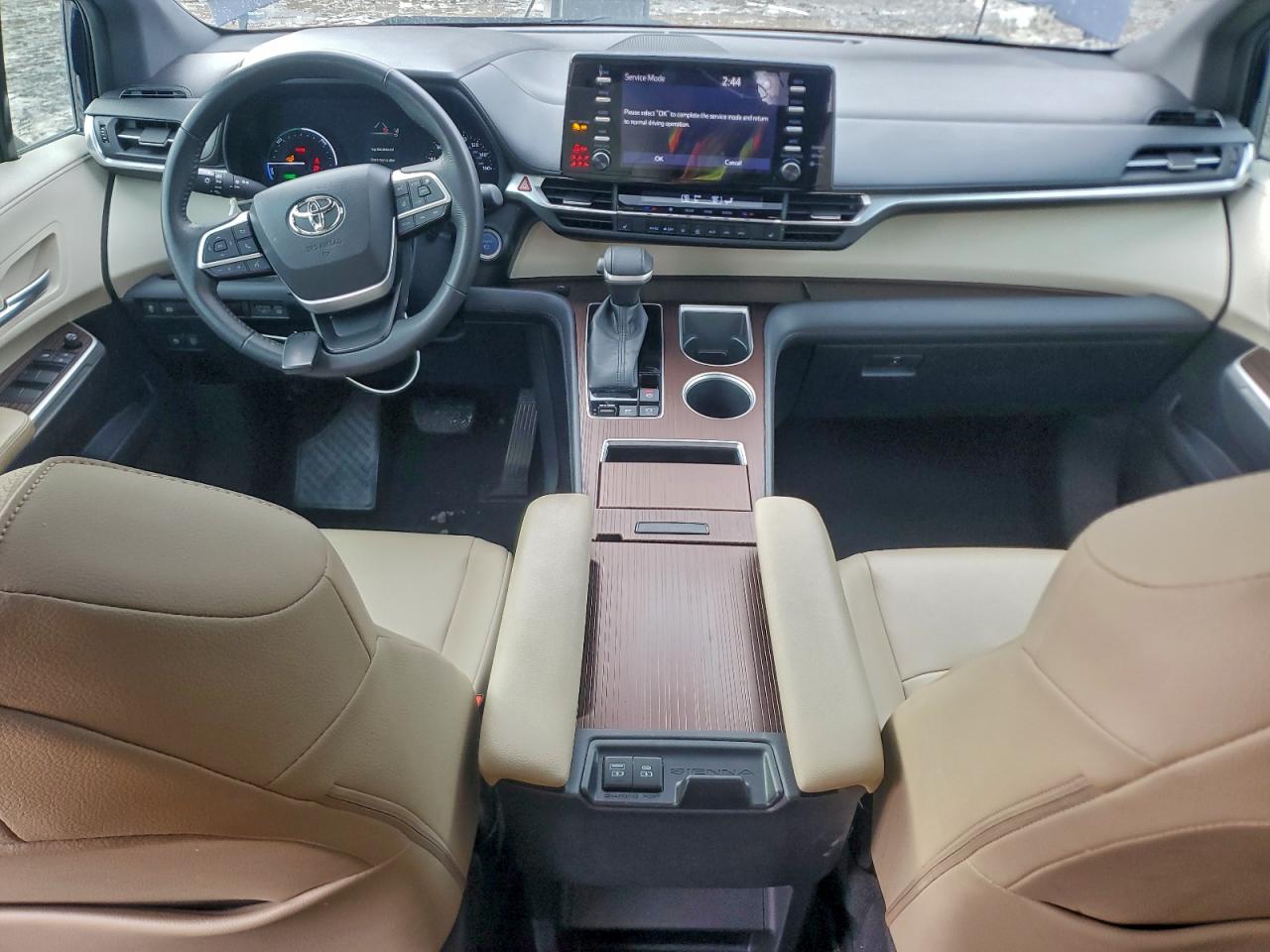 2022 TOYOTA SIENNA XLE photo 8